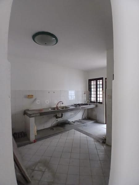 Rumah Teres 2-Tingkat untuk Dijual di Bandar Baru Permas Jaya (Permas Jaya) - Cora Loh - Kitchen - PropertyGuru.com.my