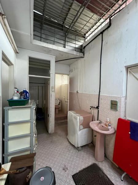 Rumah Teres 2-Tingkat untuk Dijual di George Town (Penang) - Pei Pei Lee - Bathroom - PropertyGuru.com.my