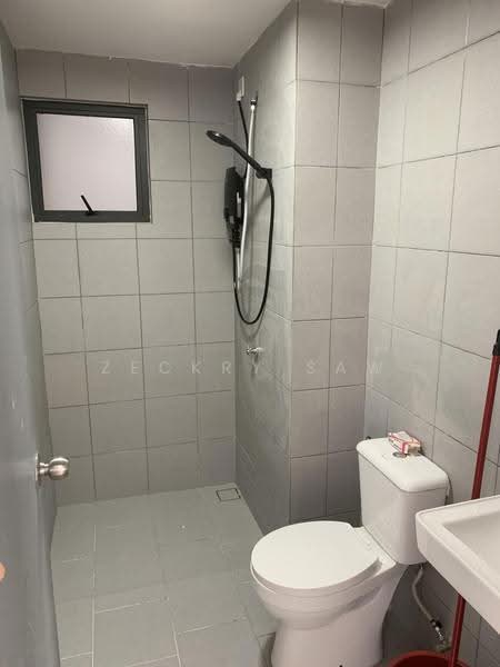 Kediaman Servis untuk Disewa di E'Island Lake Haven - Zeckry Saw - Bathroom - PropertyGuru.com.my