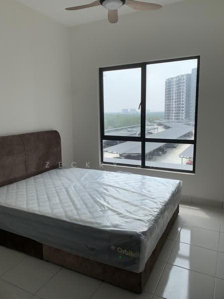 Kediaman Servis untuk Disewa di E'Island Lake Haven - Zeckry Saw - Bedroom - PropertyGuru.com.my