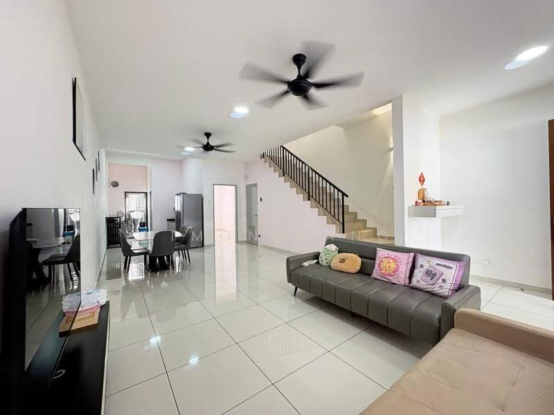 2-storey Terraced House for Sale in Johor Bahru (Johor) - Simon Wang - Living Room - PropertyGuru.com.my