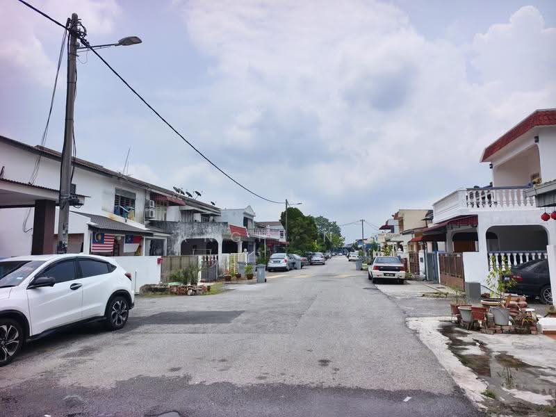 Rumah Teres 2-Tingkat untuk Dijual di Taman Datuk Thamby Chik Karim (Batu Berendam) - Angie Ng - Exterior - PropertyGuru.com.my