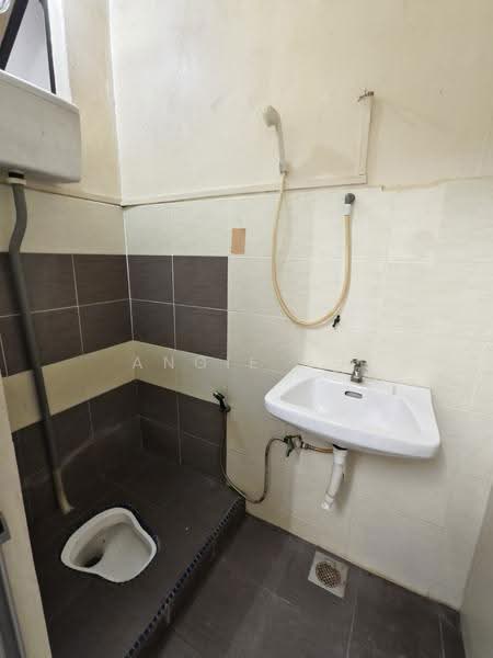 Rumah Teres 2-Tingkat untuk Dijual di Taman Datuk Thamby Chik Karim (Batu Berendam) - Angie Ng - Bathroom - PropertyGuru.com.my
