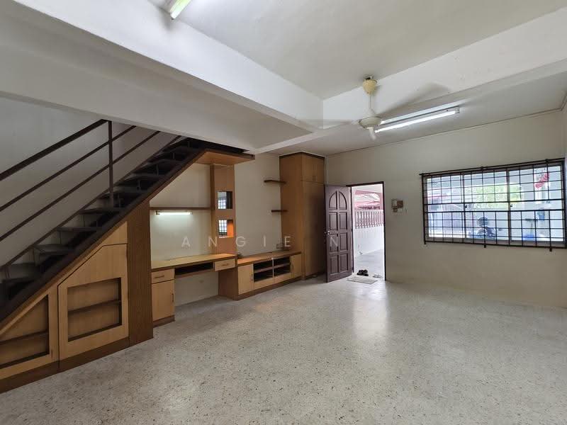 Rumah Teres 2-Tingkat untuk Dijual di Taman Datuk Thamby Chik Karim (Batu Berendam) - Angie Ng - Living Room - PropertyGuru.com.my