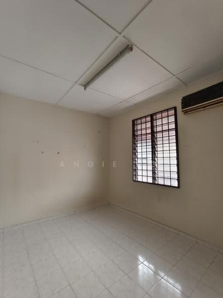 Rumah Teres 2-Tingkat untuk Dijual di Taman Datuk Thamby Chik Karim (Batu Berendam) - Angie Ng - Interior - PropertyGuru.com.my