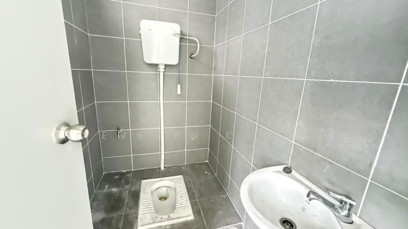 Kilang untuk Disewa di Taman Industri Alam Jaya (Puncak Alam) - Evelyn Khoo - Bathroom - PropertyGuru.com.my