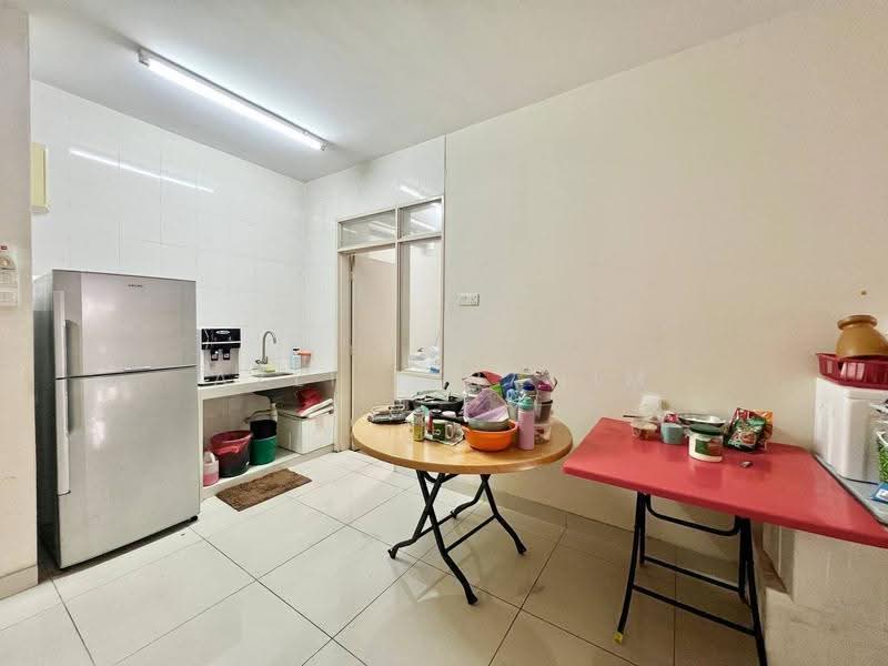 Kondominium untuk Dijual di Platinum Hill PV 2 - Azli Ibrahim - Kitchen - PropertyGuru.com.my