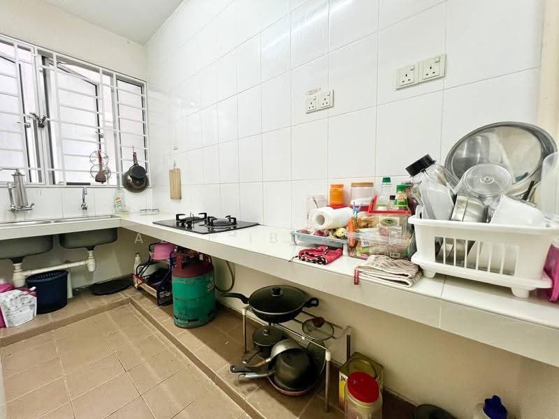 Kondominium untuk Dijual di Platinum Hill PV 2 - Azli Ibrahim - Kitchen - PropertyGuru.com.my