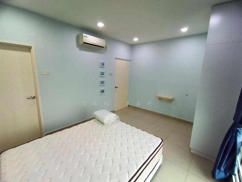 Service Residence for Rent at 8Scape Residence @ Sutera - Sam Yap - Bedroom - PropertyGuru.com.my