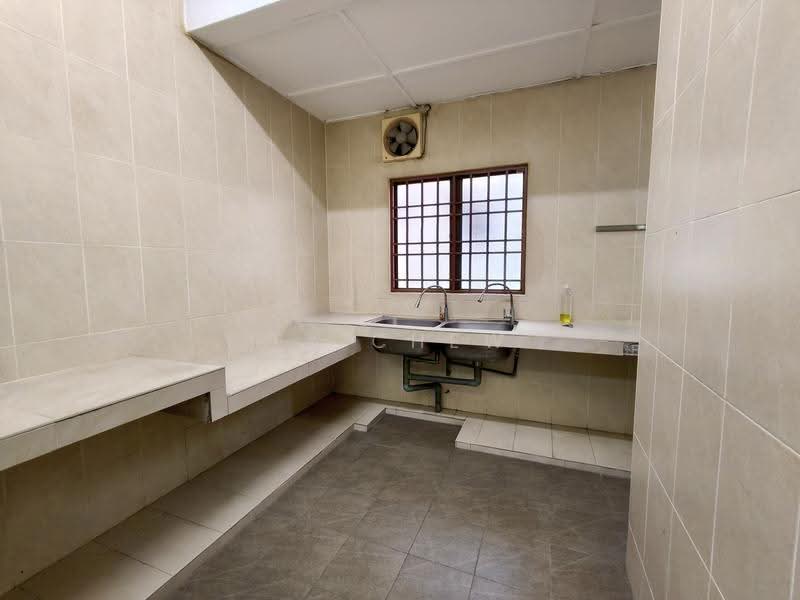 2-storey Terraced House for Sale in Bandar Bukit Tinggi 2 (Klang) - TY Chew - Kitchen - PropertyGuru.com.my