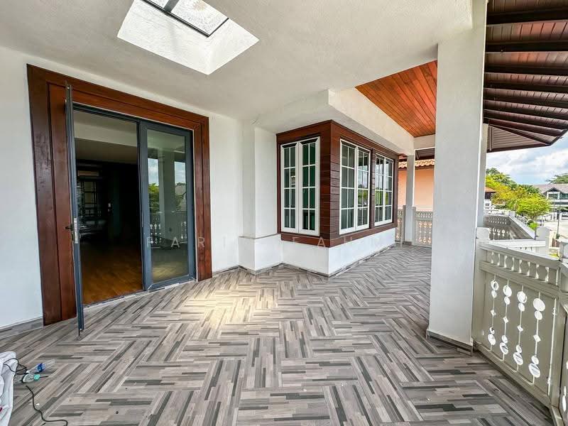 Bungalow House for Sale in Bukit Jelutong (Shah Alam) - Farid Fahmi - Balcony - PropertyGuru.com.my