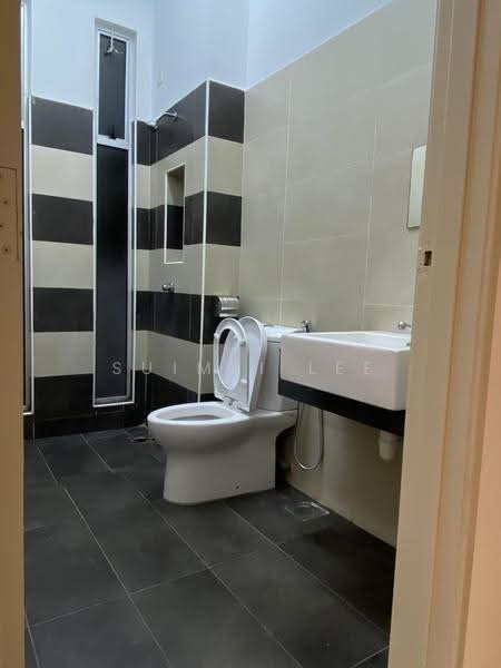 2-storey Terraced House for Rent in Austin (Johor Bahru) - Suimei Lee - Bathroom - PropertyGuru.com.my