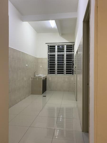2-storey Terraced House for Rent in Austin (Johor Bahru) - Suimei Lee - Kitchen - PropertyGuru.com.my