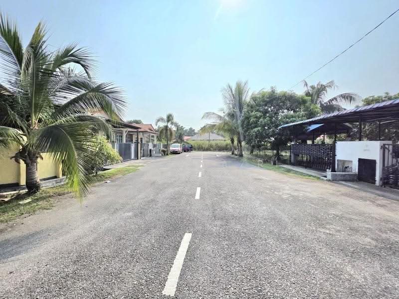 Rumah Teres 1-Tingkat untuk Dijual di Taman Medan Jaya (Telok Panglima Garang) - Mohd Nazri Roslan - PropertyGuru.com.my