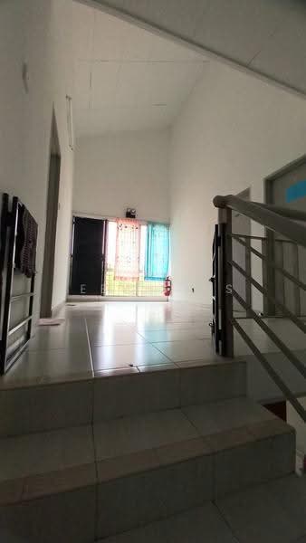 2-storey Terraced House for Rent in Bandar Seri Putra (Bangi) - Jeev Syds - Corridor - PropertyGuru.com.my