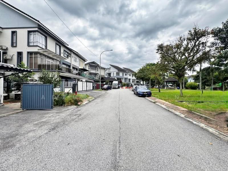 Rumah Berkembar untuk Dijual di Saujana Villa (Kajang) - Adzura Zamedin - Exterior - PropertyGuru.com.my