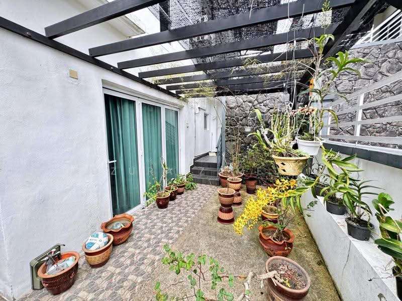 Rumah Berkembar untuk Dijual di Saujana Villa (Kajang) - Adzura Zamedin - Exterior - PropertyGuru.com.my