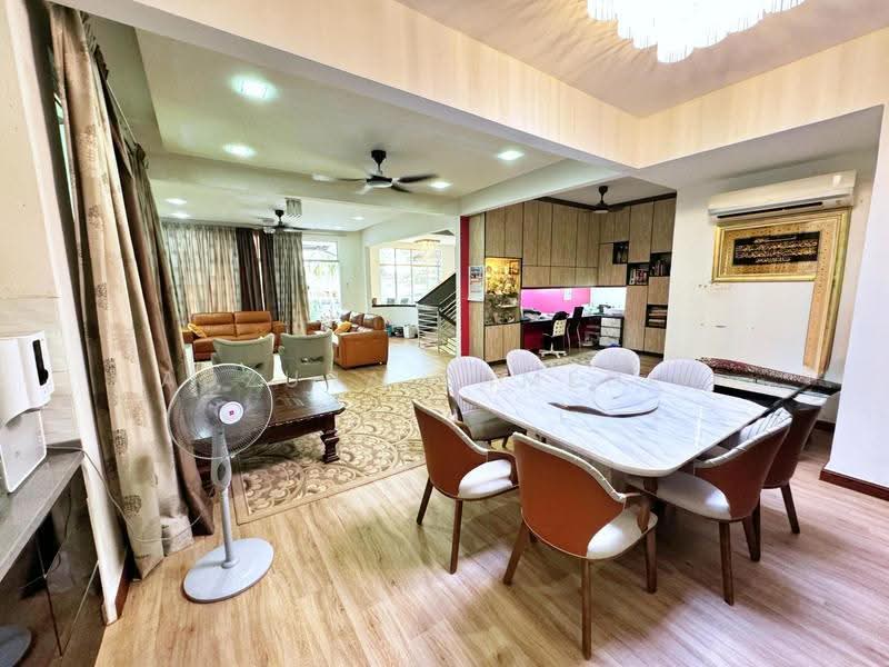 Rumah Berkembar untuk Dijual di Saujana Villa (Kajang) - Adzura Zamedin - Living Room - PropertyGuru.com.my