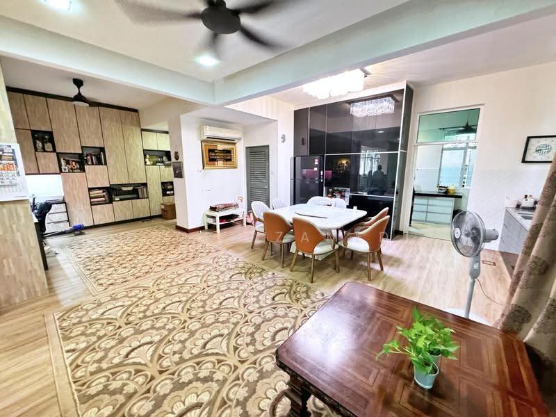 Rumah Berkembar untuk Dijual di Saujana Villa (Kajang) - Adzura Zamedin - Living Room - PropertyGuru.com.my