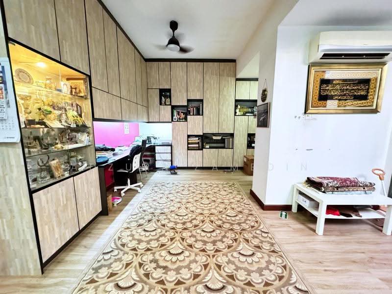 Rumah Berkembar untuk Dijual di Saujana Villa (Kajang) - Adzura Zamedin - Study - PropertyGuru.com.my