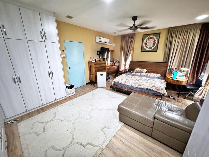 Rumah Berkembar untuk Dijual di Saujana Villa (Kajang) - Adzura Zamedin - Master Bedroom - PropertyGuru.com.my
