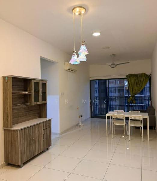 Kediaman Servis untuk Dijual di Seasons Garden Residences - Ben Mok - Living Room - PropertyGuru.com.my