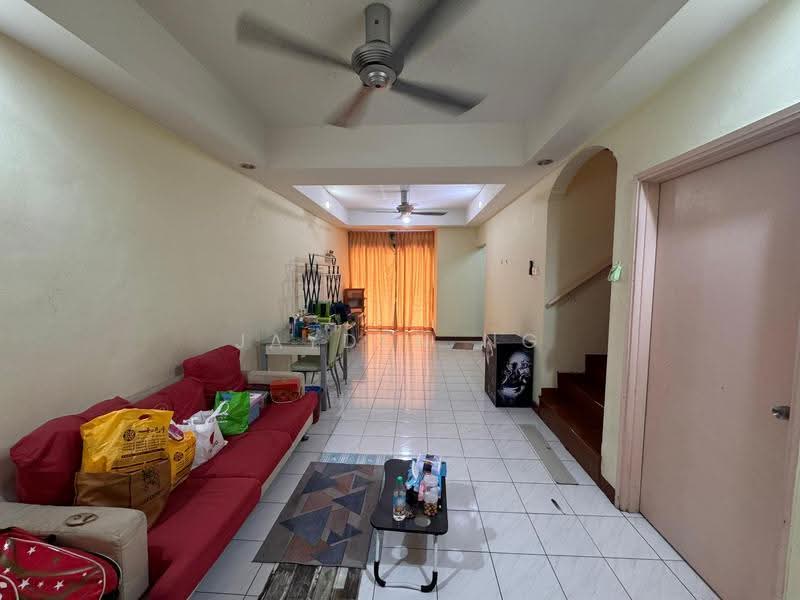 Rumah Teres 2-Tingkat untuk Dijual di Bandar Putra Kulai (Kulai) - Jayden Ng - Living Room - PropertyGuru.com.my