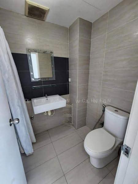 Kondominium untuk Dijual di Ujana Executive Apartment - Simon Wang - Bathroom - PropertyGuru.com.my