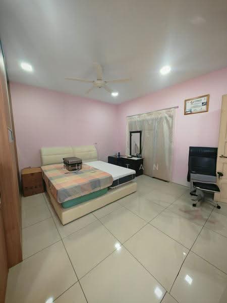 Rumah Teres 3-Tingkat untuk Dijual di Kipark Sri Utara (Batu) - Suki Tan - Bedroom - PropertyGuru.com.my