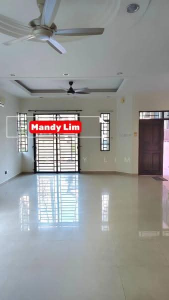Rumah Berkembar untuk Dijual di Teluk Kumbar (Penang) - Mandy Lim - Living Room - PropertyGuru.com.my