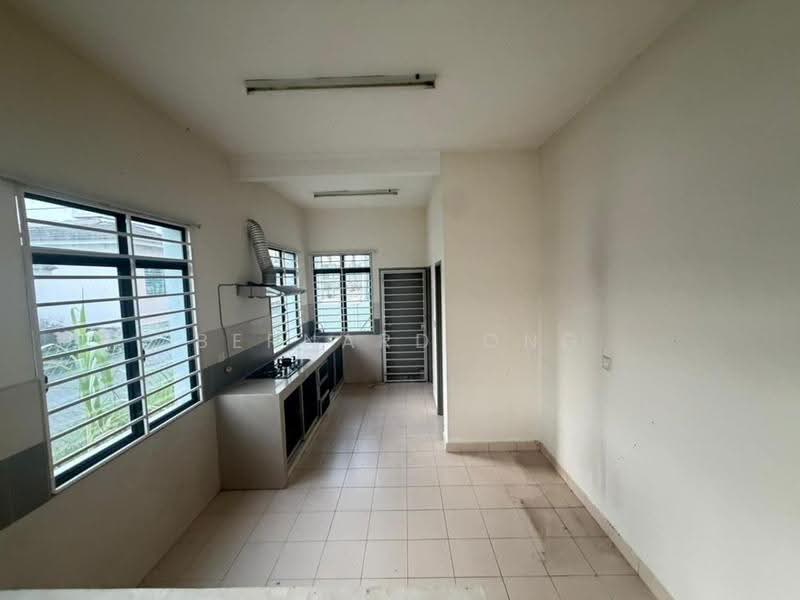 2-storey Terraced House for Sale in Saujana Rawang (Rawang) - Bernard Ong - Kitchen - PropertyGuru.com.my