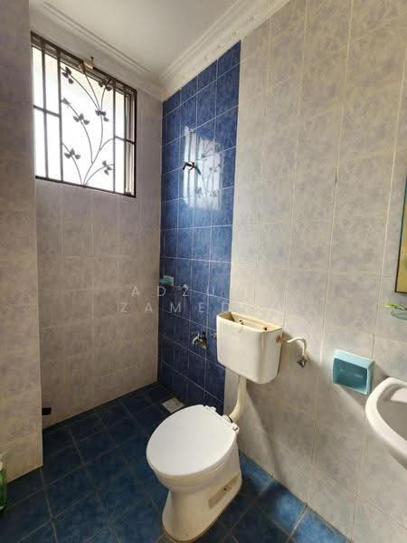 Rumah Berkembar untuk Dijual di Taman Kajang Impian (Kajang) - Adzura Zamedin - Bathroom - PropertyGuru.com.my