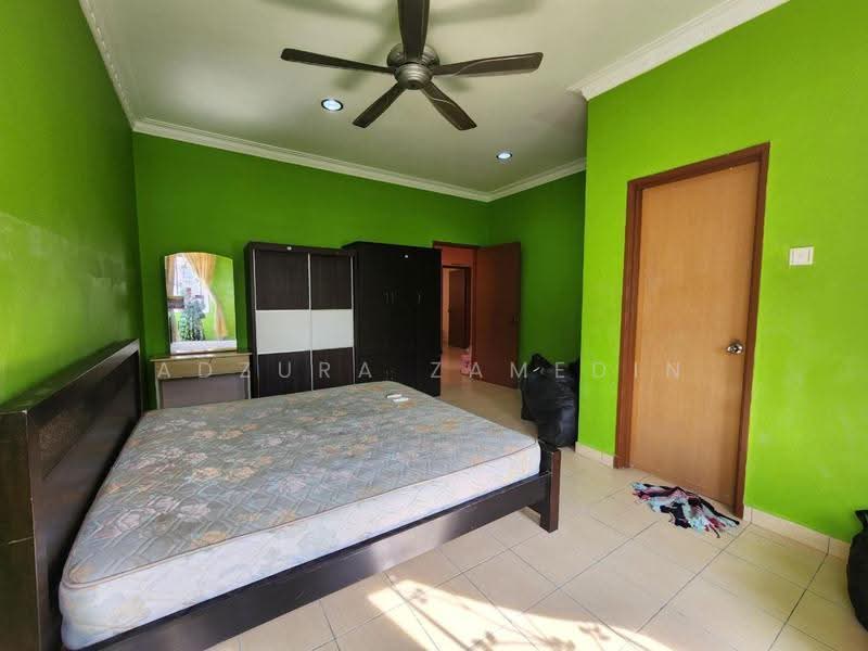 Rumah Berkembar untuk Dijual di Taman Kajang Impian (Kajang) - Adzura Zamedin - Bedroom - PropertyGuru.com.my