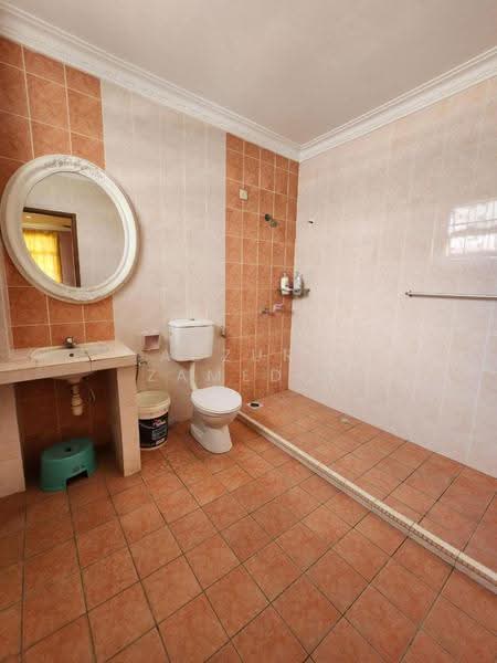 Rumah Berkembar untuk Dijual di Taman Kajang Impian (Kajang) - Adzura Zamedin - Bathroom - PropertyGuru.com.my