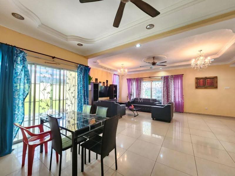 Rumah Berkembar untuk Dijual di Taman Kajang Impian (Kajang) - Adzura Zamedin - Living Room - PropertyGuru.com.my