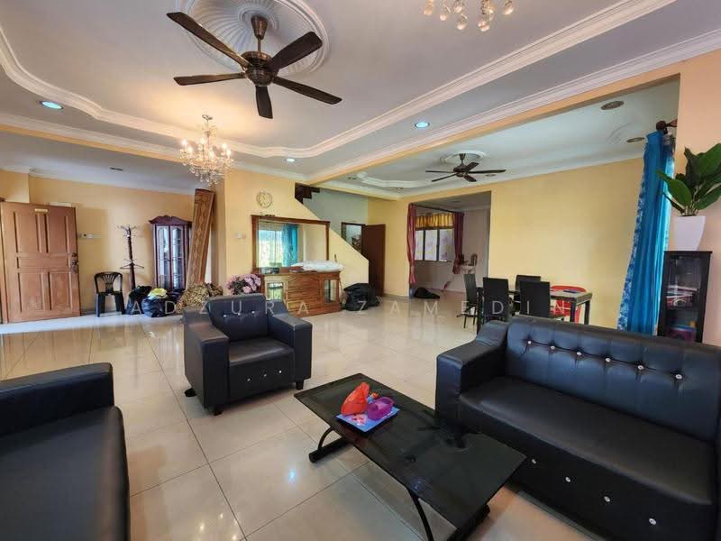 Rumah Berkembar untuk Dijual di Taman Kajang Impian (Kajang) - Adzura Zamedin - Living Room - PropertyGuru.com.my