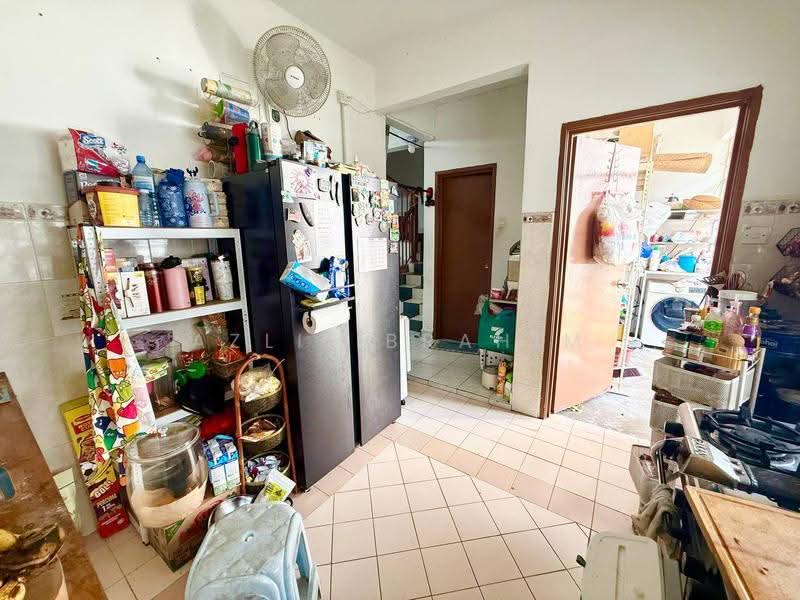 Rumah Teres 2-Tingkat untuk Dijual di Seksyen 7 (Bangi) - Azli Ibrahim - Kitchen - PropertyGuru.com.my