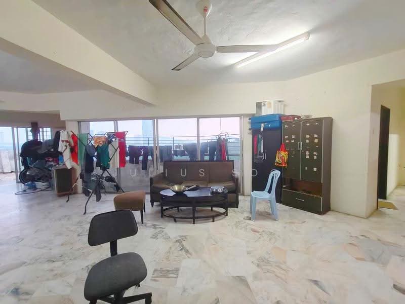 Kondominium untuk Dijual di Bukit Pandan Kondominium 1 - Julius Soo - Living Room - PropertyGuru.com.my