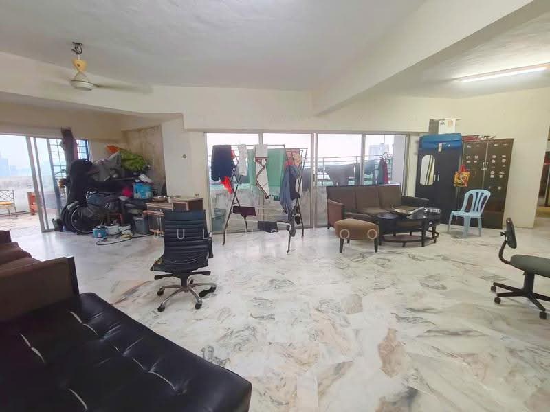 Kondominium untuk Dijual di Bukit Pandan Kondominium 1 - Julius Soo - Living Room - PropertyGuru.com.my
