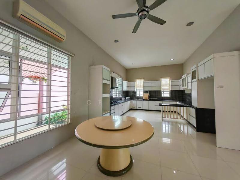 Bungalow House untuk Dijual di Mergong (Alor Setar) - CE Goh - Dining Room & Dry Kitchen - PropertyGuru.com.my