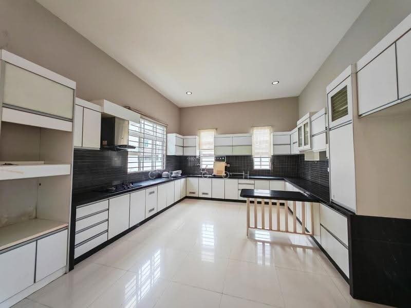 Bungalow House untuk Dijual di Mergong (Alor Setar) - CE Goh - Dry Kitchen-Build In Cabinets - PropertyGuru.com.my