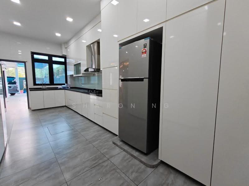 Cluster House for Sale in Skudai (Johor) - Sharon Ng - Kitchen - PropertyGuru.com.my