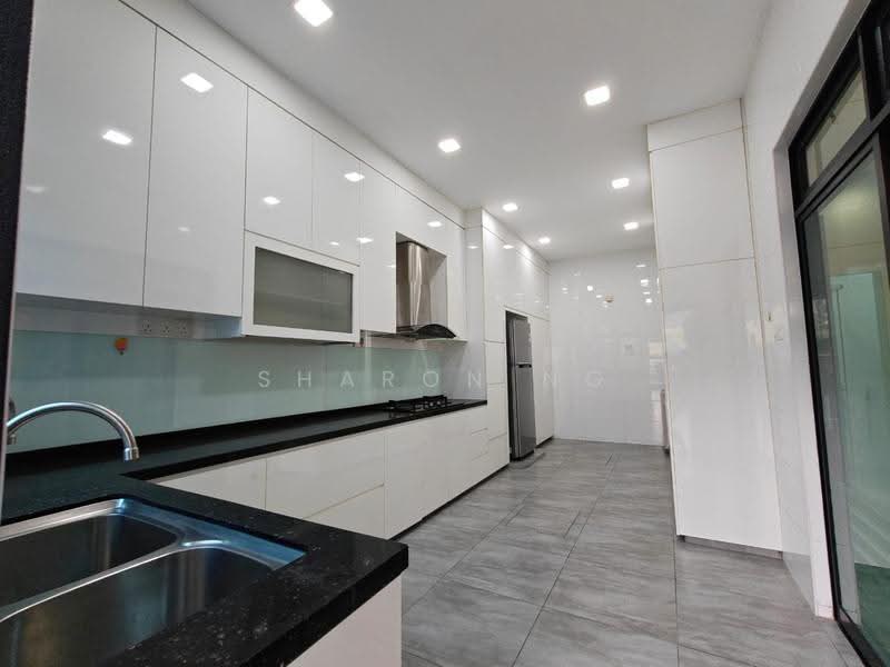 Cluster House for Sale in Skudai (Johor) - Sharon Ng - Kitchen - PropertyGuru.com.my