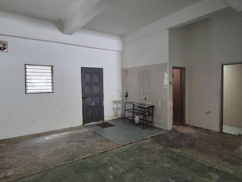 Shop / Office for Rent in Taman Subang Perdana (Sungai Buloh) - Ziyang Chen - Back - PropertyGuru.com.my