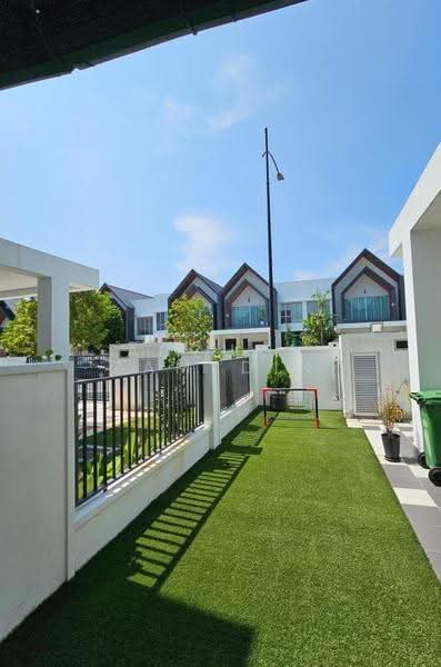 Rumah Berkembar untuk Dijual di Eco Forest (Semenyih) - Adzura Zamedin - Exterior - PropertyGuru.com.my