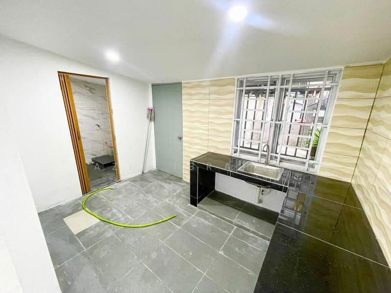 Rumah Teres 2-Tingkat untuk Dijual di Taman Murni (Cheras) - Azli Ibrahim - Kitchen - PropertyGuru.com.my