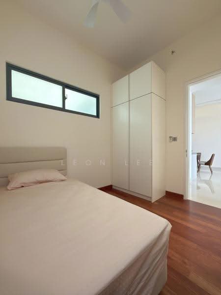 Kediaman Servis untuk Dijual di Senada Residence @ KLGCC Resort - Leon Lee - Bedroom - PropertyGuru.com.my