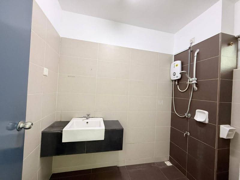 Terraced House for Sale in Taman Mutiara Rini (Skudai) - Alicia Lim - Bathroom - PropertyGuru.com.my