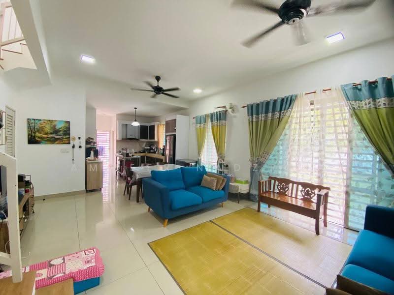 Rumah Teres 2-Tingkat untuk Dijual di Kota Seriemas (Nilai) - Ammeer Nadzrai - Living Room - PropertyGuru.com.my
