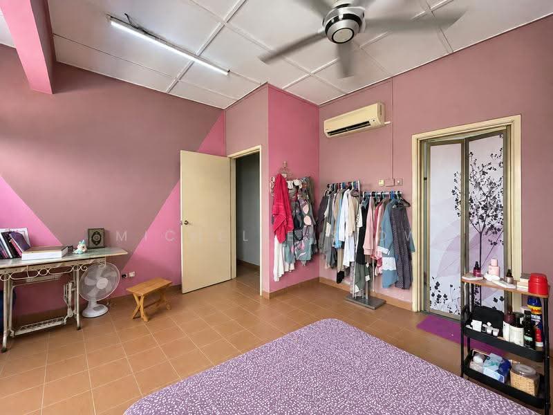 Rumah Teres 1.5-Tingkat untuk Dijual di Bandar Tun Hussein Onn (Cheras) - Michelle Siow - Bedroom - PropertyGuru.com.my
